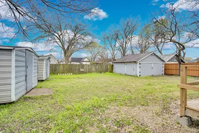 205 W Latimer Street, Ennis, TX 75119 - Photo 27