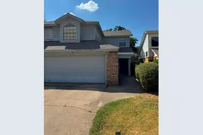1432 Palmnold Circle W, Fort Worth, TX 76120 - Photo 1