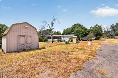 460 Valley View Drive, Azle, TX 76020 - Photo 35