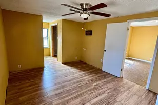 600 Travis St, Nocona, TX 76255 - Photo 9