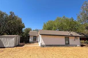 600 Travis St, Nocona, TX 76255 - Photo 15