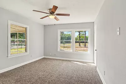 10609 Seagoville Road, Dallas, TX 75217 - Photo 17