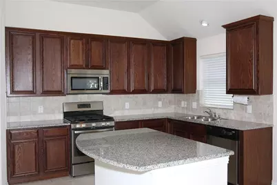 5028 Diamond Peak Court, McKinney, TX 75071 - Photo 3