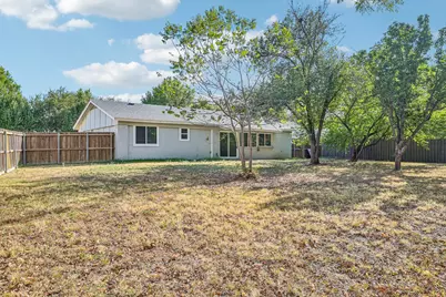 313 Meadowcreek Lane, Garland, TX 75043 - Photo 27