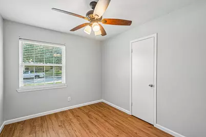 313 Meadowcreek Lane, Garland, TX 75043 - Photo 11