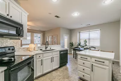 5009 Bedfordshire Drive, Fort Worth, TX 76135 - Photo 5