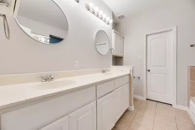 1020 Alyssa Lane, Carrollton, TX 75006 - Photo 11