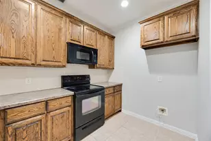 1020 Alyssa Ln, Carrollton, TX 75006 - Photo 9