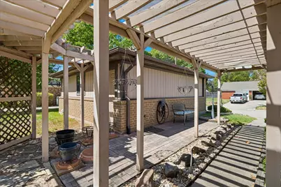 601 Line Drive, Gainesville, TX 76240 - Photo 7