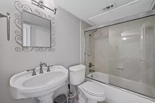 8560 Park Ln, Dallas, TX 75231 - Photo 21