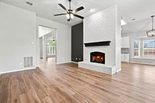 7609 Oak Knoll Dr, North Richland Hills, TX 76182 - Photo 13