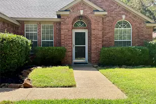1584 Meadowview, Corinth, TX 76210 - Photo 3
