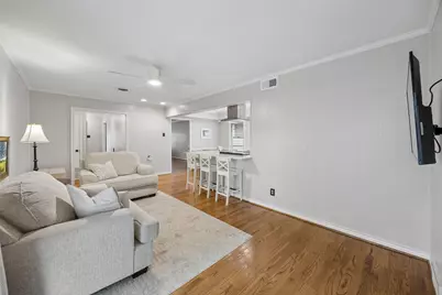 10619 Longmeadow Drive, Dallas, TX 75238 - Photo 11