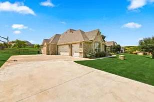 196 Bearclaw Cir, Aledo, TX 76008 - Photo 3