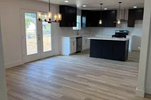 8706 Reva St, Dallas, TX 75227 - Photo 3