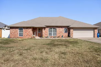 612 Parker Lane, Granbury, TX 76048 - Photo 1