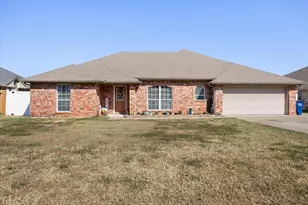 612 Parker Ln, Granbury, TX 76048 - Photo 1