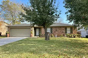 1411 Clearfield Dr, Cleburne, TX 76033 - Photo 1