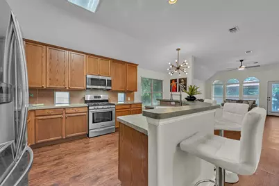 8102 Mansanillo Court, Arlington, TX 76002 - Photo 5