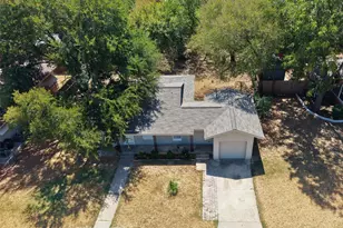 424 E Ellen Ave, Hurst, TX 76053 - Photo 1