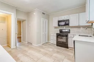 2100 Ashland Ave, Fort Worth, TX 76107 - Photo 9