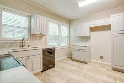 2100 Ashland Avenue, Fort Worth, TX 76107 - Photo 11