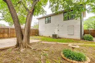 2100 Ashland Ave, Fort Worth, TX 76107 - Photo 13