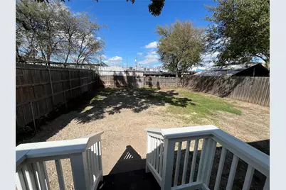 622 Austin Street, Grand Prairie, TX 75051 - Photo 17