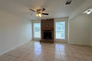 2410 Summer Pl Dr, Arlington, TX 76014 - Photo 3