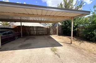 2410 Summer Pl Dr, Arlington, TX 76014 - Photo 17