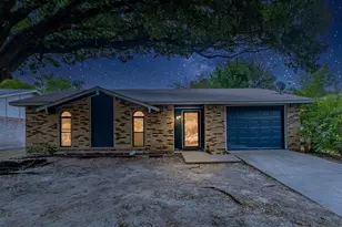 2633 Santa Anna Dr, Grand Prairie, TX 75052 - Photo 1