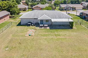 4031 Country Meadows Cir, Granbury, TX 76049 - Photo 7