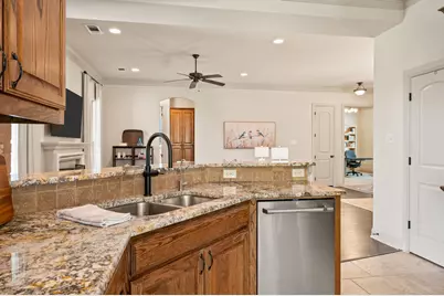 6520 Valleyview Drive, North Richland Hills, TX 76182 - Photo 17