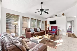 2021 Whippoorwill Ln, Carrollton, TX 75006 - Photo 9