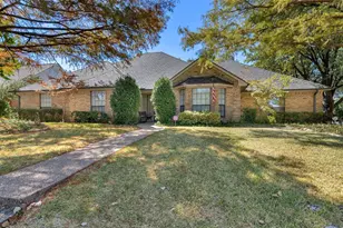 2114 Meadows Cir, Sherman, TX 75092 - Photo 1