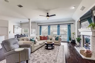 400 S Hampton Ct, Lewisville, TX 75056 - Photo 5