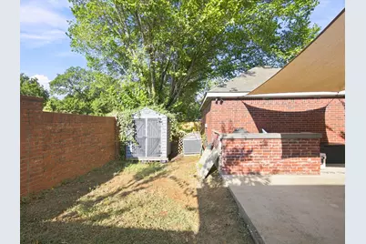 302 Republic Lane, Euless, TX 76040 - Photo 35