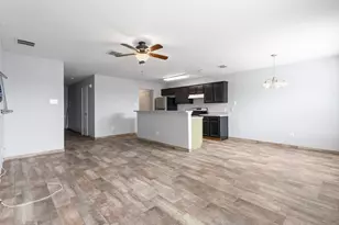 2322 Kingsway Dr, Arlington, TX 76012 - Photo 3