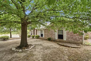 10303 Little Valley Rd, Fort Worth, TX 76108 - Photo 5