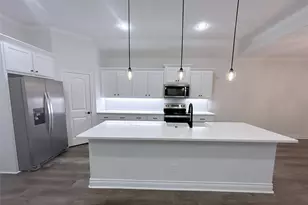 8406 Grant Ln, Greenville, TX 75402 - Photo 9