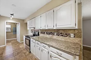 2614 Creekview Dr, Arlington, TX 76016 - Photo 23