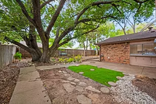 2614 Creekview Dr, Arlington, TX 76016 - Photo 35