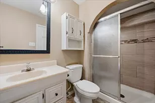 2614 Creekview Dr, Arlington, TX 76016 - Photo 29