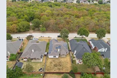 718 W Lonesome Dove Trail, Arlington, TX 76001 - Photo 31