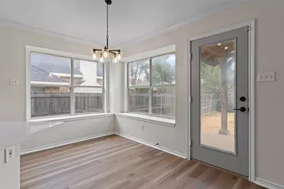 718 W Lonesome Dove Trail, Arlington, TX 76001 - Photo 15