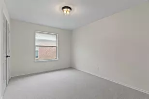 718 W Lonesome Dove Trail, Arlington, TX 76001 - Photo 17