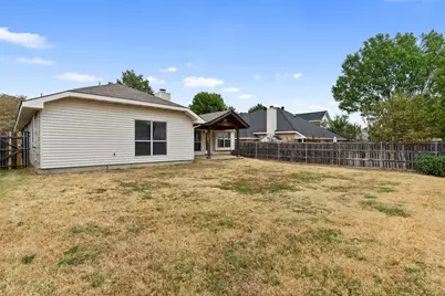 718 W Lonesome Dove Trail, Arlington, TX 76001 - Photo 27