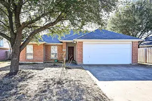 415 Preston Dr, Cleburne, TX 76033 - Photo 1