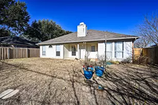 415 Preston Dr, Cleburne, TX 76033 - Photo 27