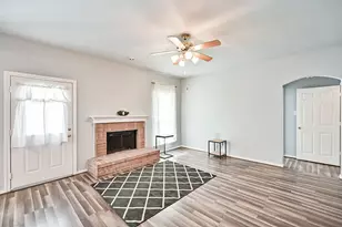 415 Preston Dr, Cleburne, TX 76033 - Photo 7